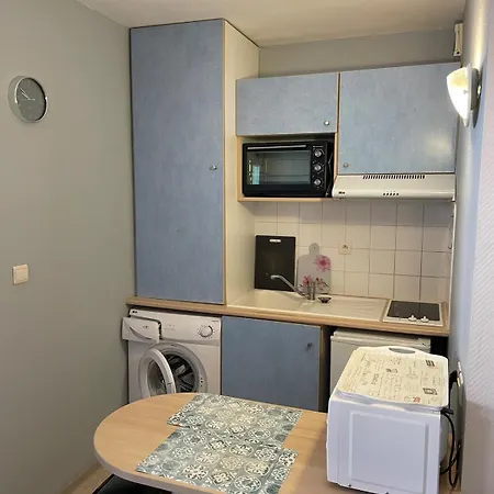 Agreable Vue Sur Port De Plaisance *